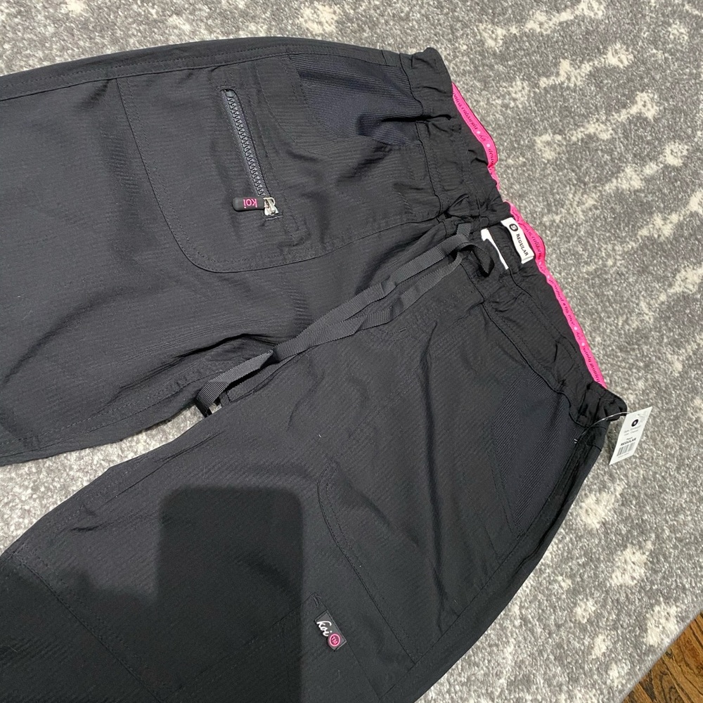 Koi Lite brand new with tags, scrub pant✨